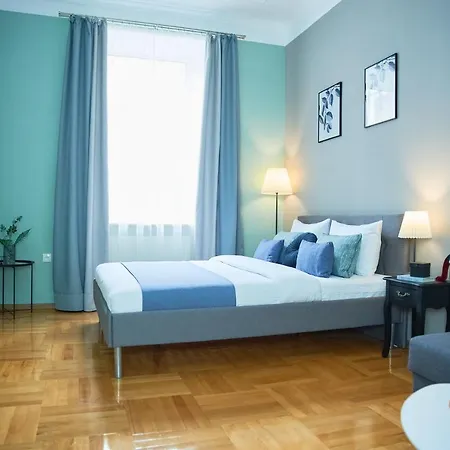 Cozy Apartment, 5Mins To Opera Lviv Exterior photo
